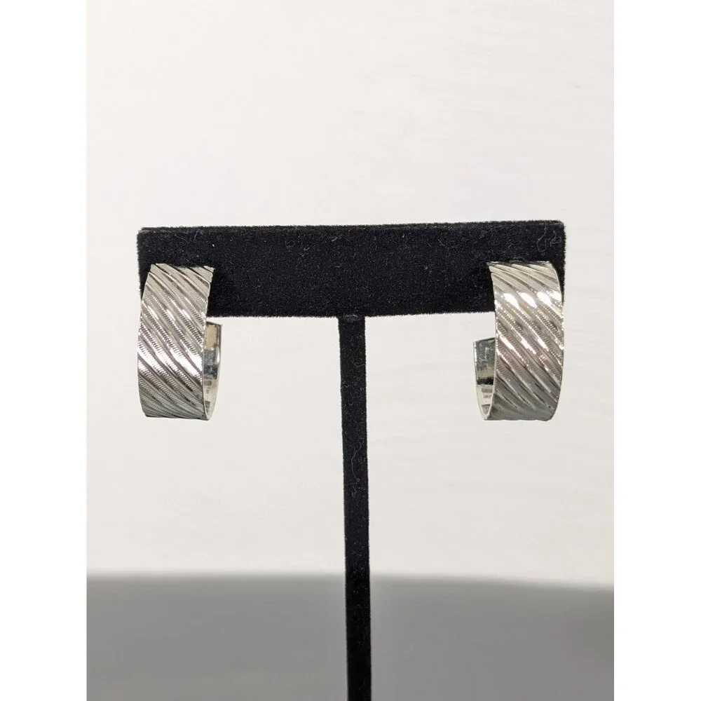 Vintage Silver Tone Ribbed Wide Hoop Earrings Pierced‎ Classic